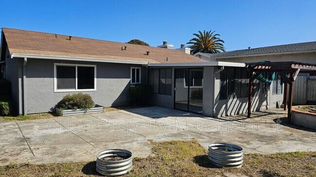 Building Photo - 771 Quartz Ln