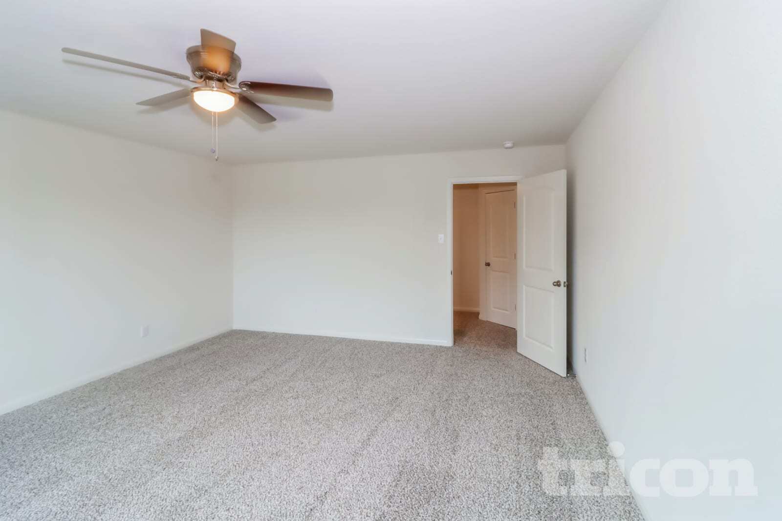 Building Photo - 805 Clark Dr