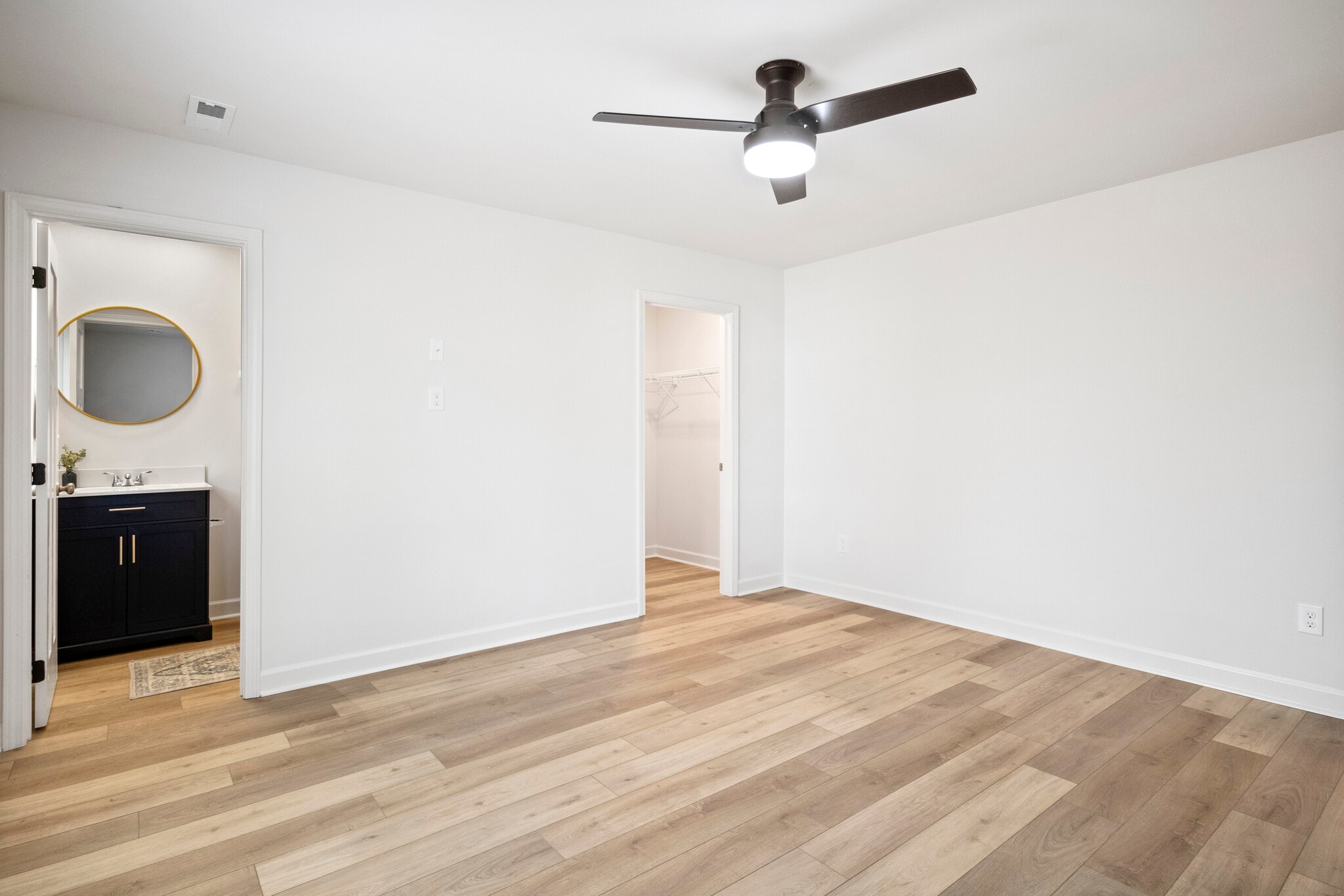 Owner's bedroom - 7225 Howard Bennett Way