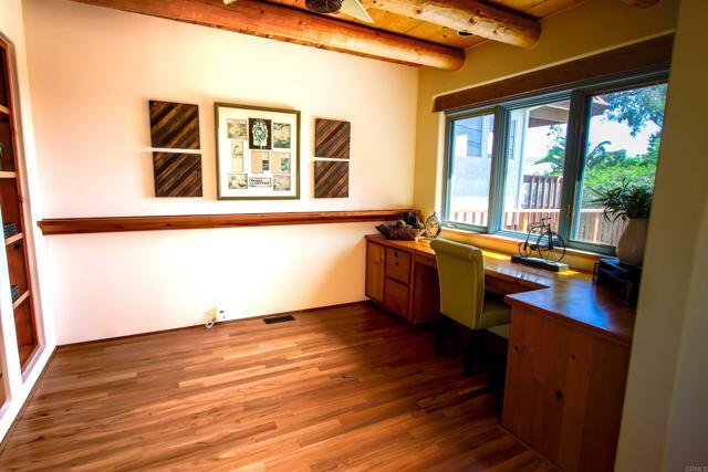 Building Photo - 2027 Glasgow Ave