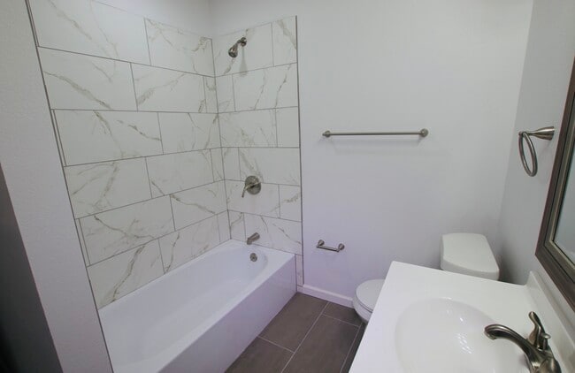 Building Photo - 4525 Old Dallas Rd