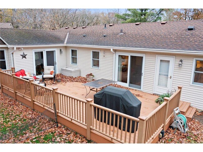 Building Photo - 15803 Sunset Rd
