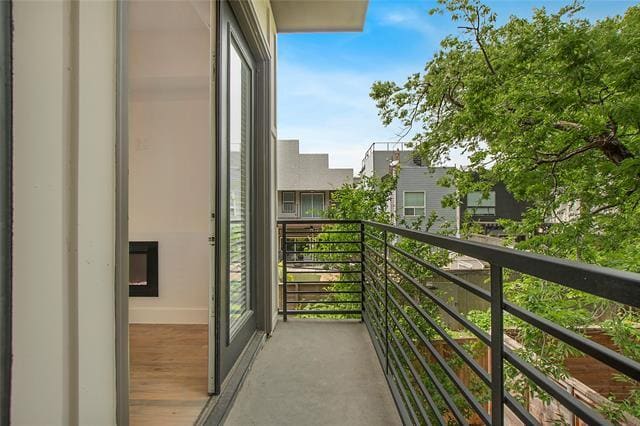 Building Photo - 4205 Roseland Ave