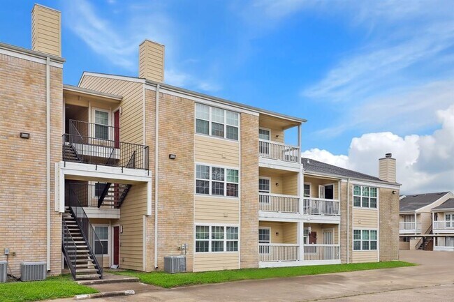 Building Photo - 2750 Holly Hall St
