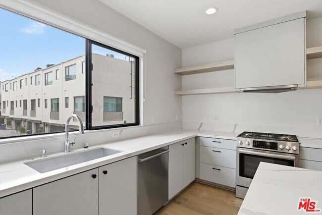 Building Photo - 1605 Arla Way
