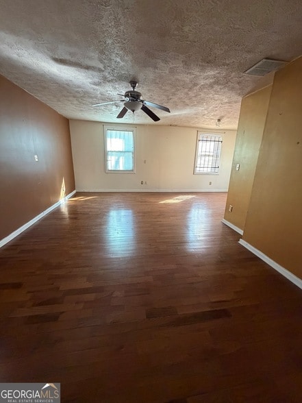 Building Photo - 2002 Chicago Ave NW