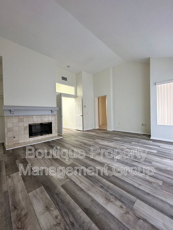 Building Photo - 34 Lakefront