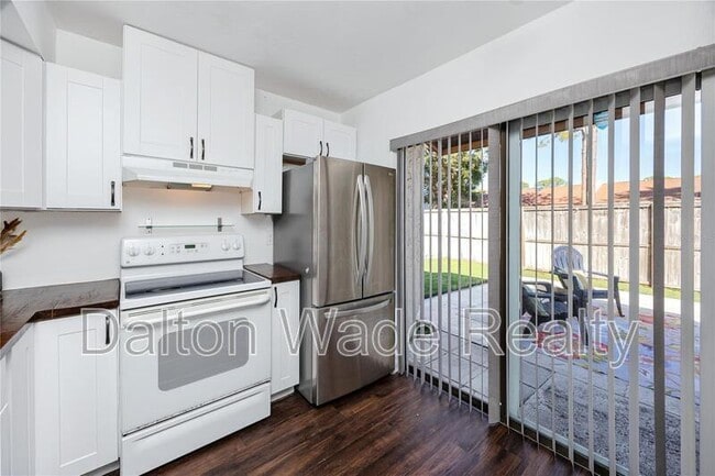 Building Photo - 2095 Sunset Point Rd