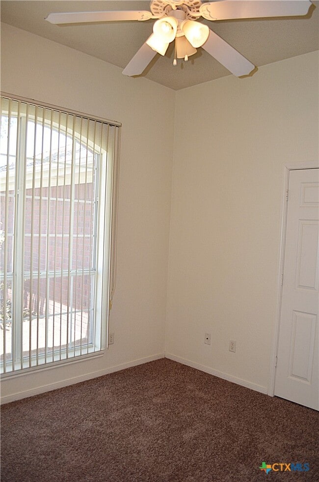 Building Photo - 5802 Venetian Ct
