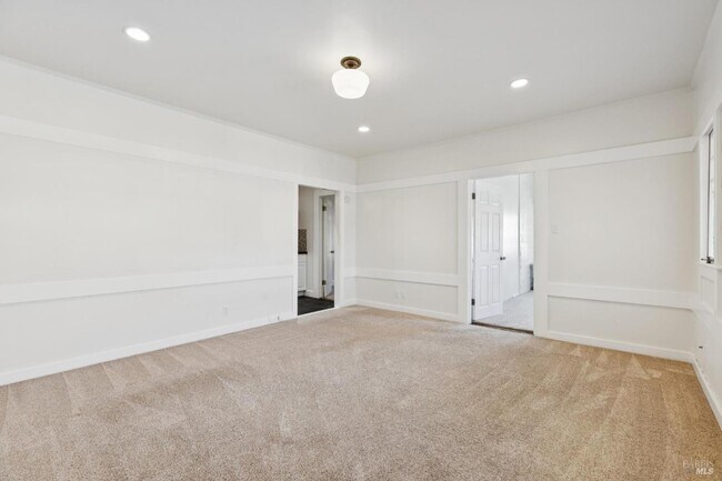 Building Photo - 21 Tamalpais Ave