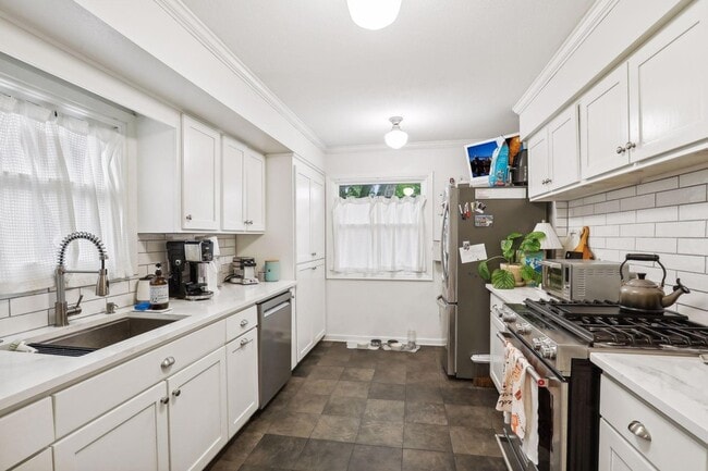 Building Photo - 4237 Ottawa Ave S