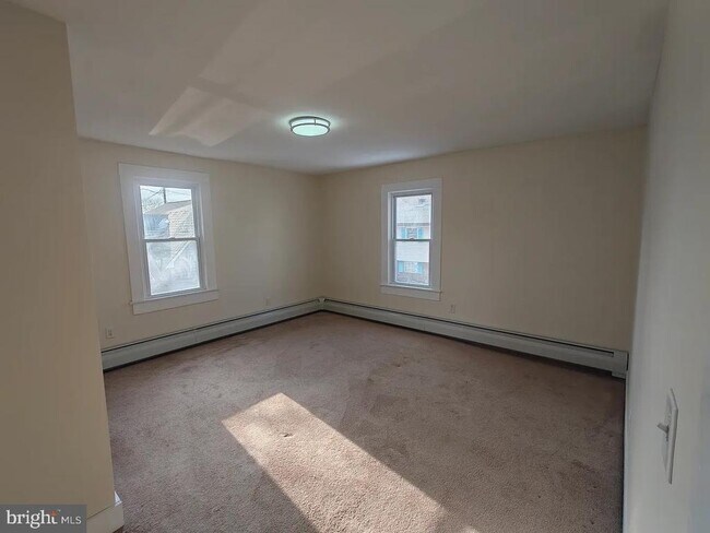 Building Photo - 509 Hallstead St