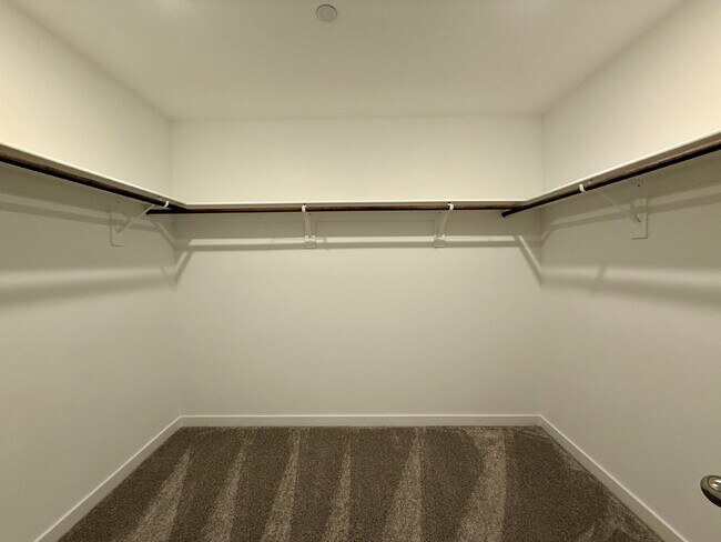 Building Photo - 3 BED 2.5 BATH 2 BALCONY 2 CAR GARAGE TOWNHOUSE IN HENDERSON FOR RENT!!