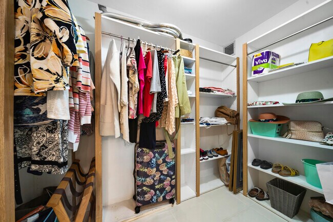 Building Photo - 601 Seafarer Cir