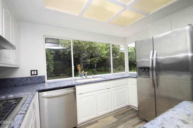 Building Photo - 1543 Covington Ave