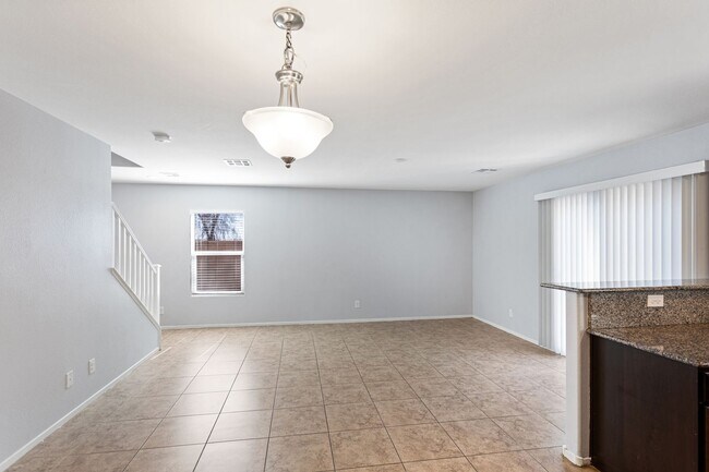 Building Photo - 3 Bath Southwest Cul de Sac Home