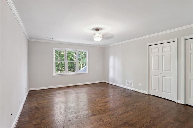 Building Photo - 8900 River Trace Dr