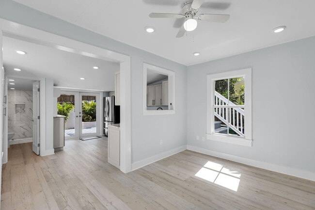 Building Photo - 1420 Petronia St