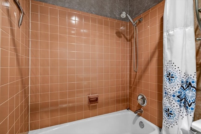 Building Photo - 1709 Castleford Rd