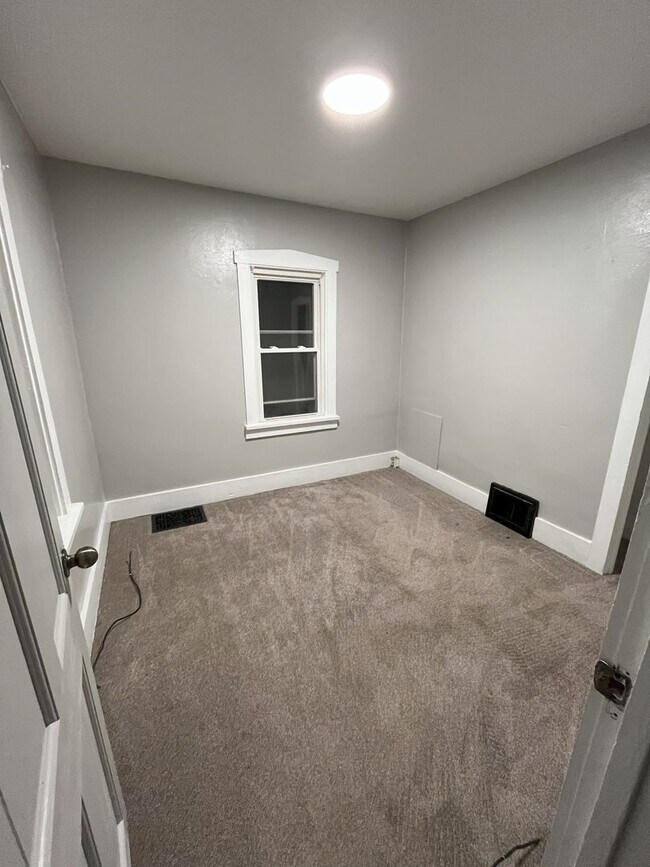 Building Photo - Charming 3-Bed, 1-Bath Single-Family Home ...