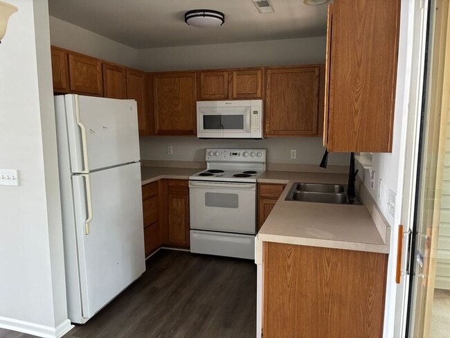 Building Photo - 122 Hornby Cir