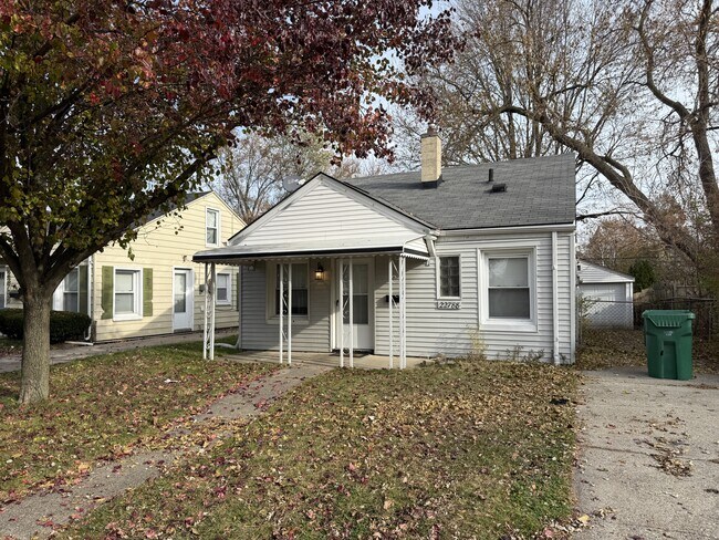 Primary Photo - 22788 Rosalind Ave