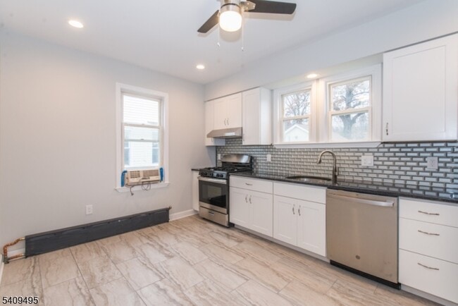 Building Photo - 72 Claremont Ave