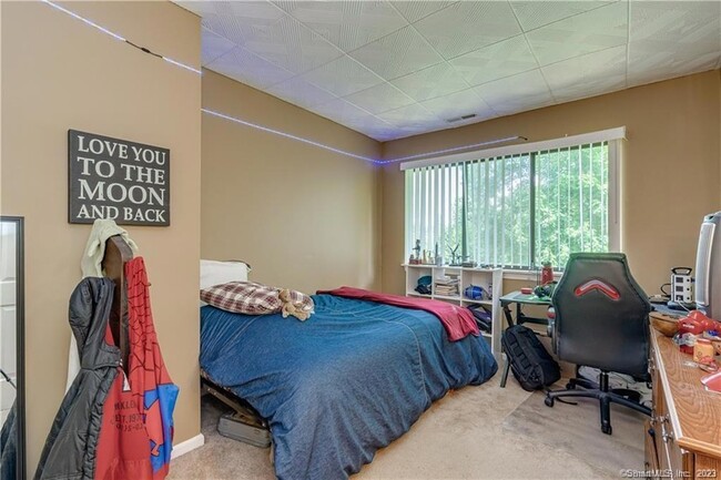 Building Photo - 128 Conestoga Way
