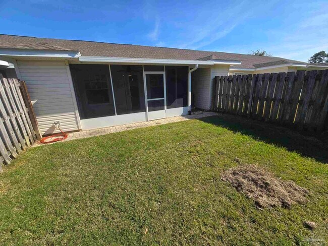 Building Photo - 9783 Cobblebrook Dr