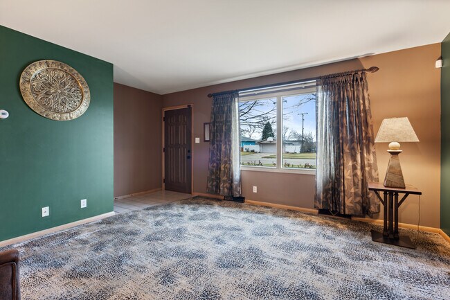 Building Photo - 537-541 N Edgelawn Dr