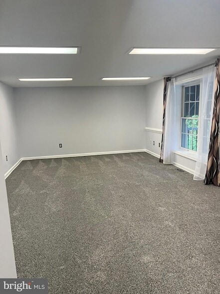 Building Photo - 216 Stern Cove