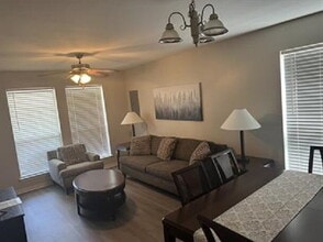 Building Photo - TDY - Fully Furnished - 2/1.5