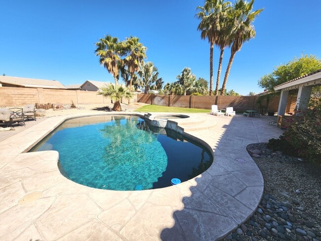 Building Photo - Amazing Fully Furnished Rental with Pool & Spa