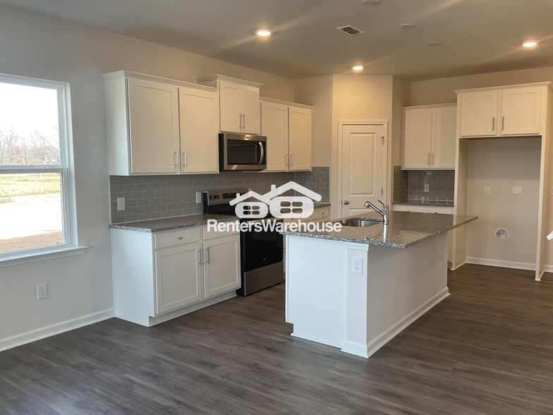 Building Photo - 3636 Pamlico St