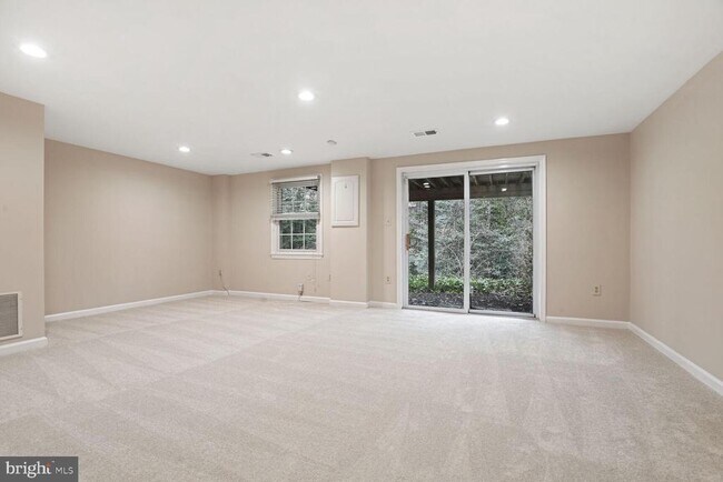 Building Photo - 1535 Chatham Colony Ct