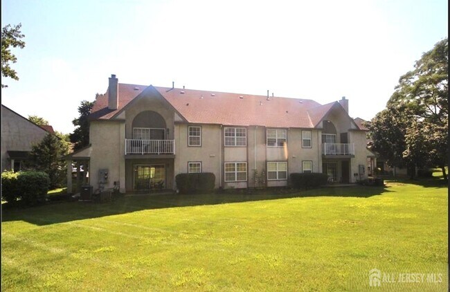 Building Photo - 1503 Commons at Kingswood Dr