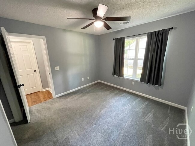 Building Photo - 119 Mustang Dr