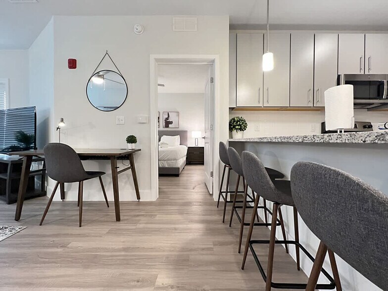 Building Photo - 8901 Bertha Palmer Blvd