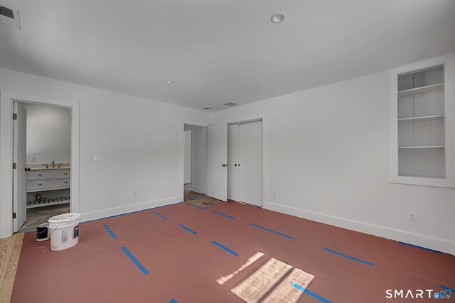 Building Photo - 220 Upper Grassy Hill Rd