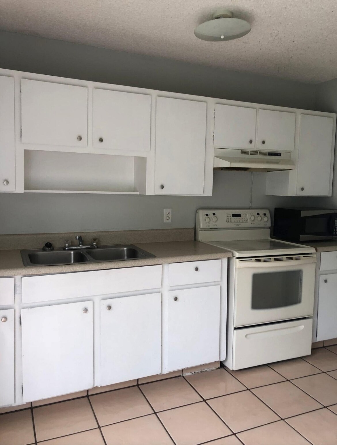 Building Photo - 1637 Barbarie Ln