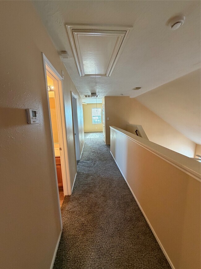 Building Photo - 8835 Old Maple Ln