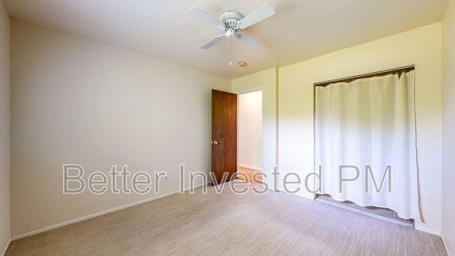 Building Photo - 832 S Orchard Ave