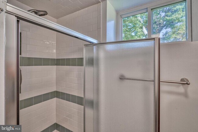 Building Photo - 6473 Blenheim Rd