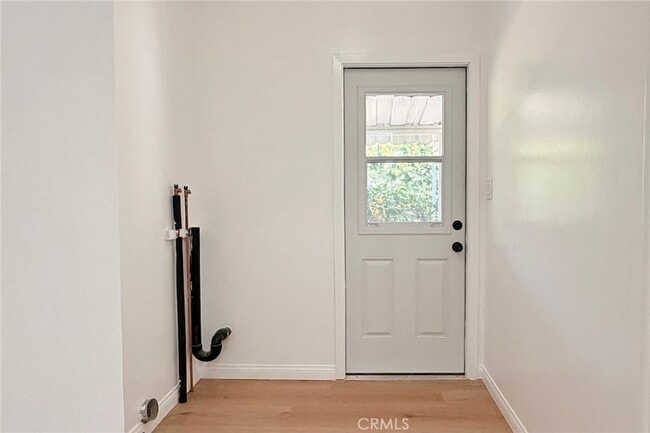 Building Photo - 1505 N Rosewood Ave