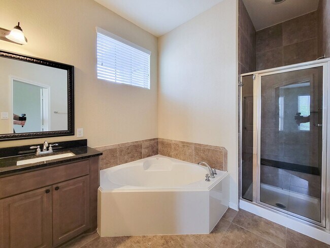 Building Photo - NEW 3 BEDROOM 2.5 BATH 2 CAR GARAGE HOME I...
