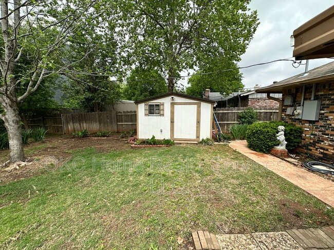 Building Photo - 2728 NW 55th Terrace