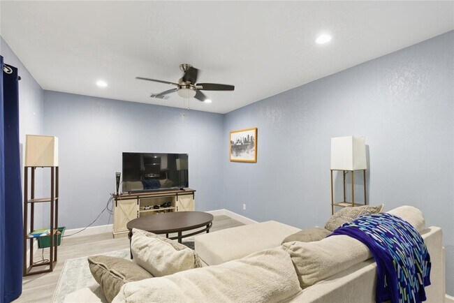 Building Photo - 5401 Agua Caliente Cove