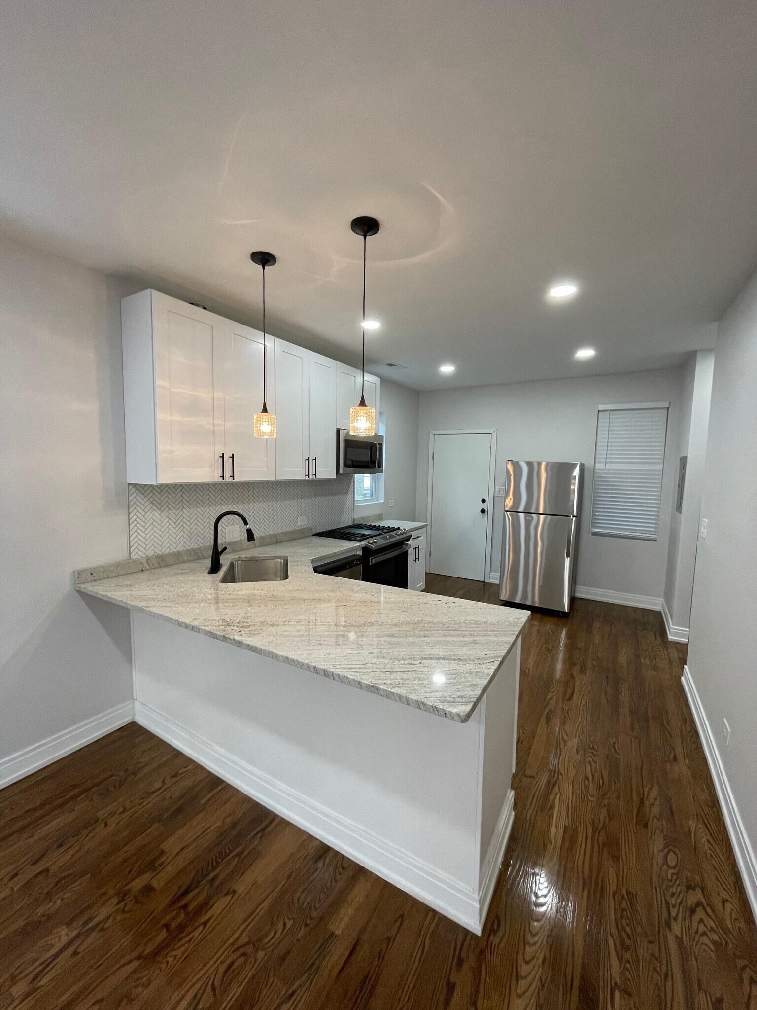 Kitchen - 1908 S May St