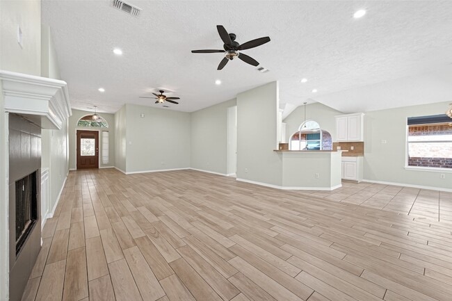 Building Photo - 10542 Parkside Dr