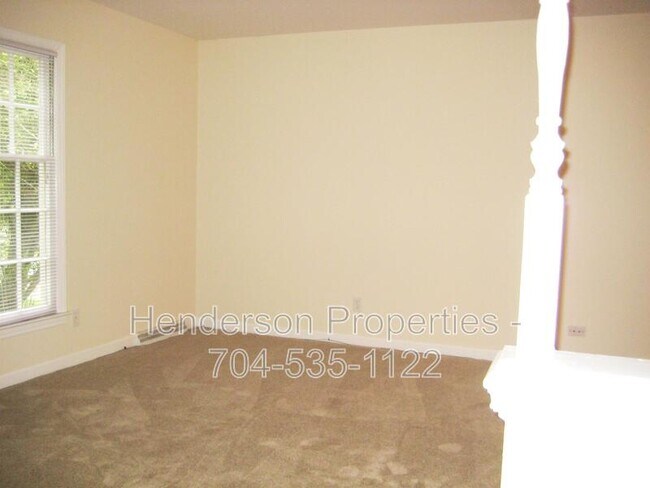 Building Photo - 5843 Haddington Dr
